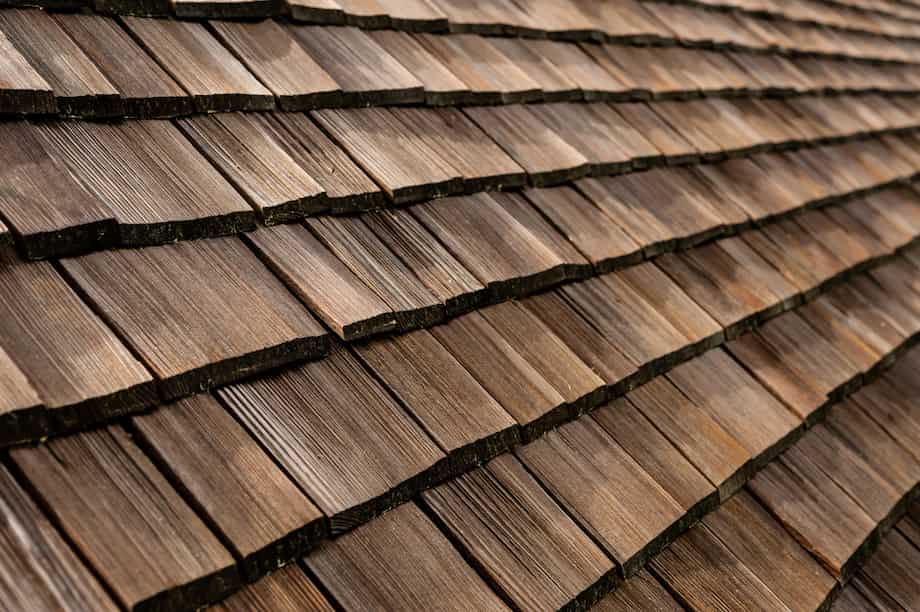 wood shingles roofing materials